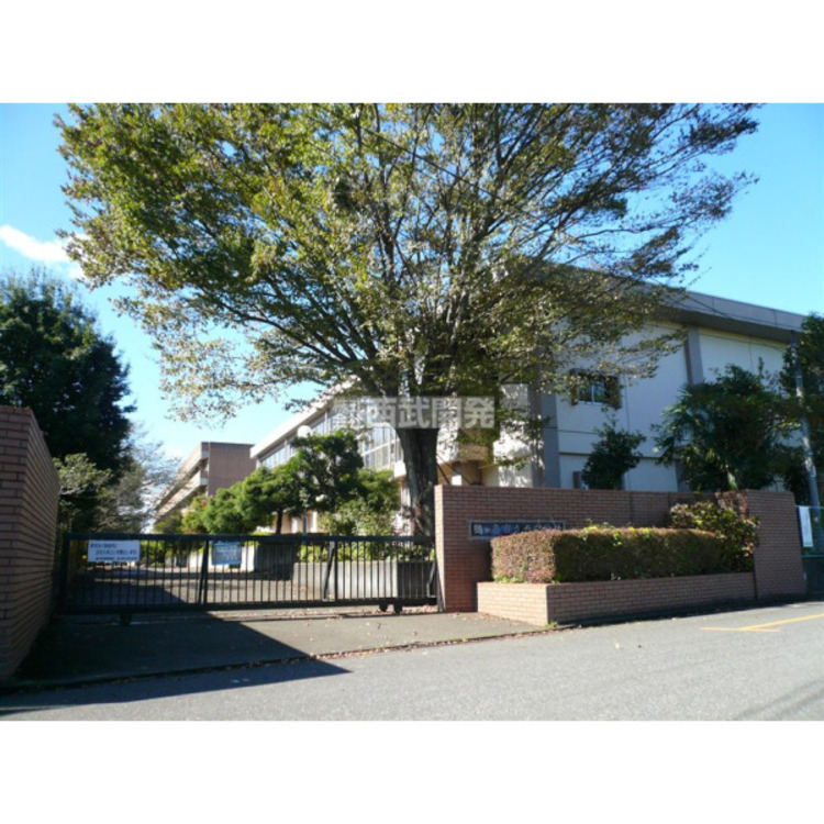 周辺 西中学校(約1400m)