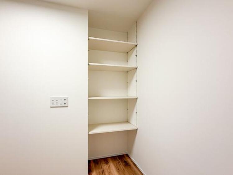 収納 空間を効率的に利用し収納スペースを確保。一日の始まりと終わりを美しく演出します。