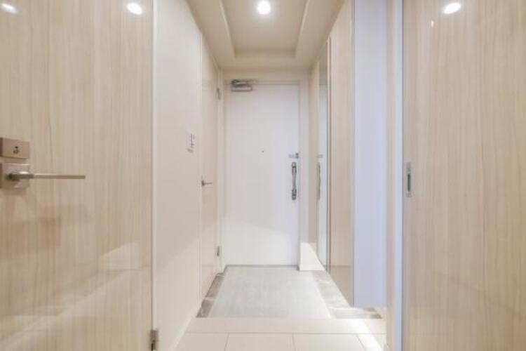 その他 スタイリッシュなのはもちろん、質感があり、機能的でもあるエントランス。