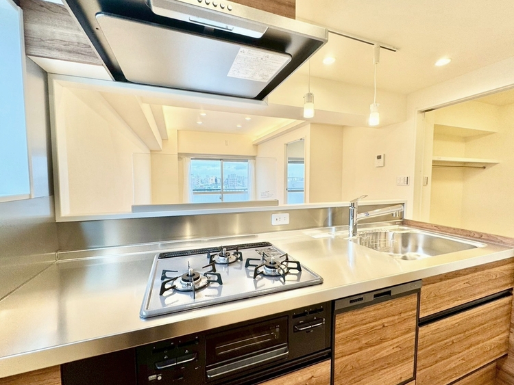 その他 開放感のあるキッチンスペース。調理をしながら、会話も弾みそうですね。