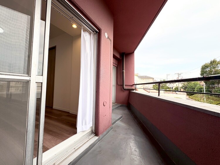 その他 朝の澄んだ空気や、夕方に吹く清々しい風を感じられるバルコニー。