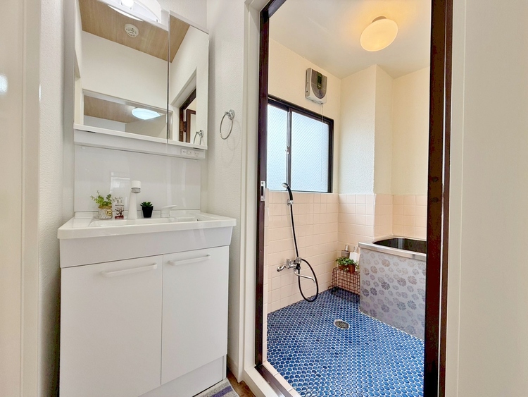 その他 十分な広さの脱衣所。