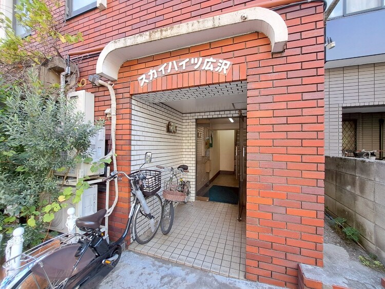 その他 上質感漂う玄関アプローチです。