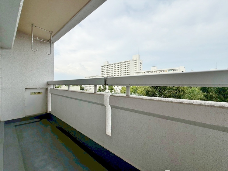 その他 朝の澄んだ空気や、夕方に吹く清々しい風を感じられるバルコニー。