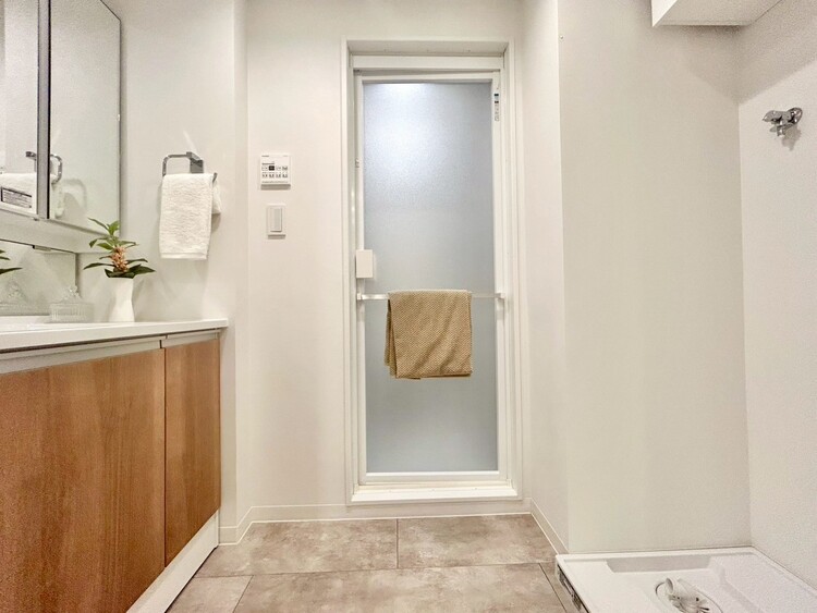 その他 十分な広さの脱衣所。