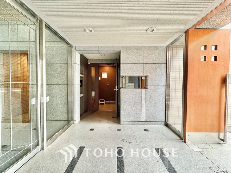 内装 【Cool wind】◆窓を開けると◆冷涼な風、そよぐリビング。だんらんの場所はここから始まり、ここで終わる。家族の笑顔が集う素敵な場所だから、こだわり抜いた思いが詰まっているのだと思う。