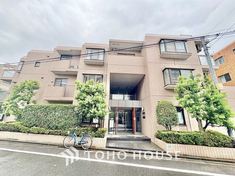 トイレ 【some philosophy was born from here】思索もできる空間。トイレのそんな側面も評価されていい時代かなと。