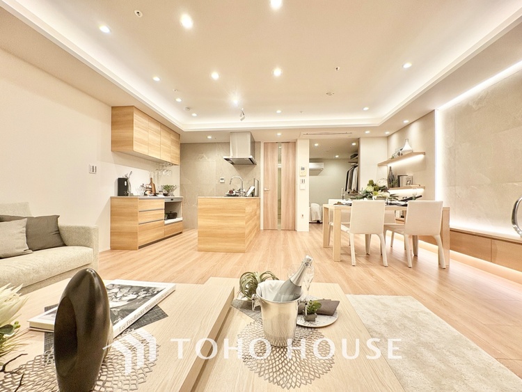 内装 ほんの少しのこだわり。ちょっとした色使いがその家がもつ雰囲気、趣（おもむき）を携え、暮らす家族や訪ねてくる友人・知人に新鮮な香りを運んできます。