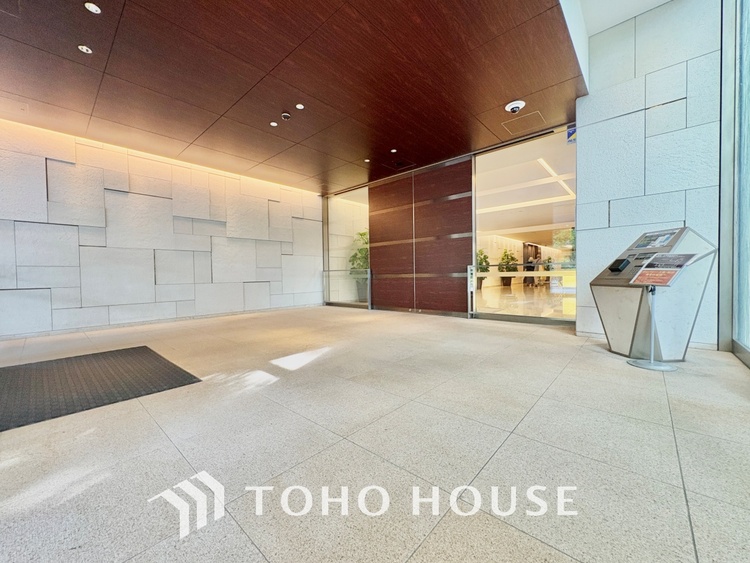 外観 ほんの少しのこだわり。ちょっとした色使いがその家がもつ雰囲気、趣（おもむき）を携え、暮らす家族や訪ねてくる友人・知人に新鮮な香りを運んできます。