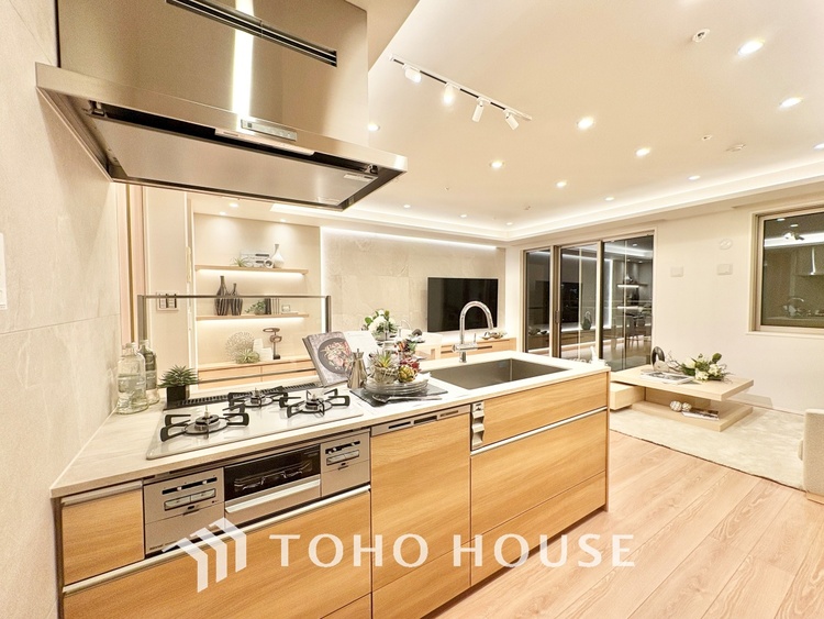 キッチン 上質な素材に囲まれたキッチンは、穏やかな時間が流れる特別な空間。洗練された料理が生まれる場所です。