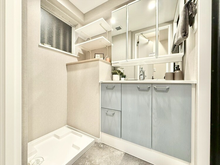 その他 十分な広さの脱衣所。