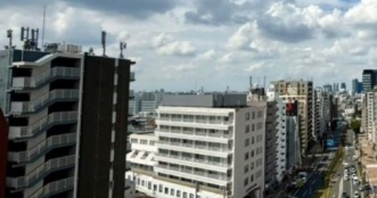 バルコニー 眺望や窓からの景色が良いと、家で過ごす時間も快適です。