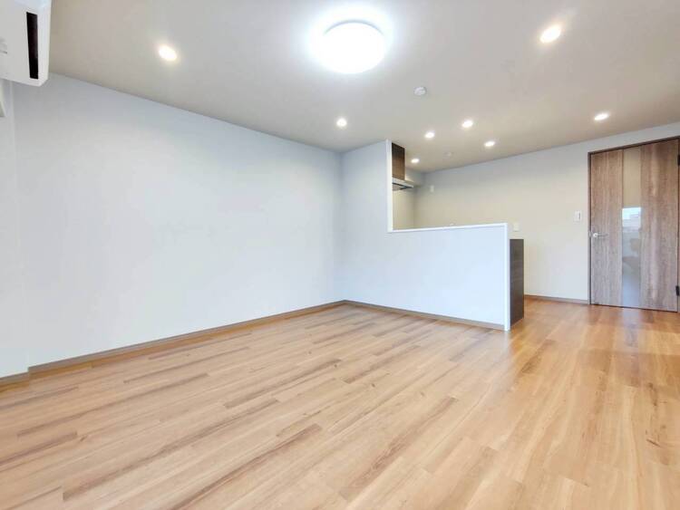 居間 シンプルな内装と偏り過ぎないデザインで統一しました。