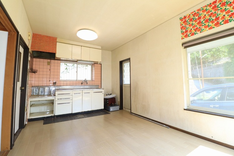 居間 【リビング】南日本ハウスにて無料でリフォーム見積もり致します。ワンストップサービスで物件の購入からリフォーム工事まで弊社にお任せ下さい。