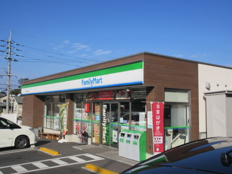 周辺 ファミリーマート吉野小前店【ファミリーマート吉野小前店】飲食品、日用品を取扱うコンビニエンスストアー 徒歩 約11分（約850m）