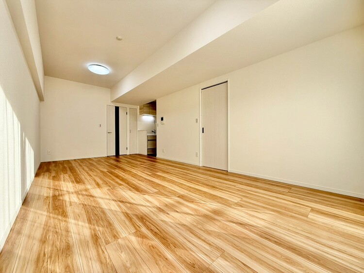 居間 居心地の良い空気感は、暮らしのステージを彩り、心からのやすらぎと満足感を与えてくれます。