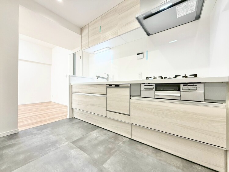 キッチン スマートな意匠と充実の機能を備えたキッチンが、暮らしにおいしい彩りを添えます。