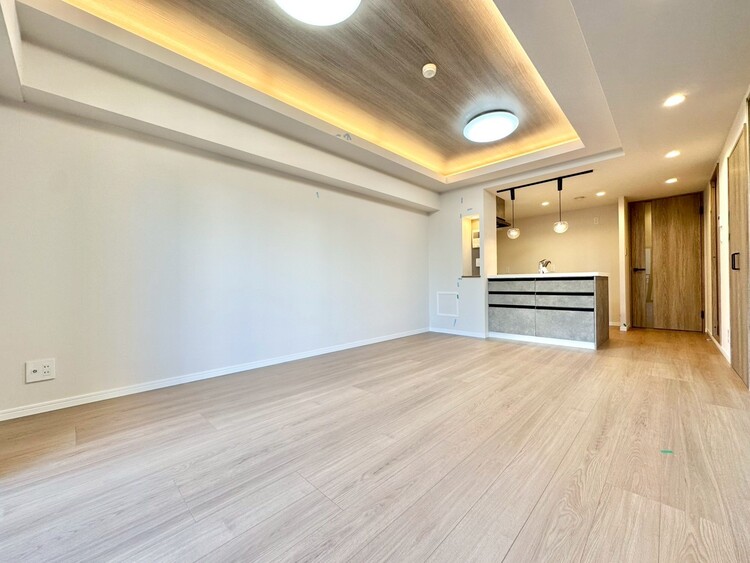 居間 居心地の良い空気感は、暮らしのステージを彩り、心からのやすらぎと満足感を与えてくれます。