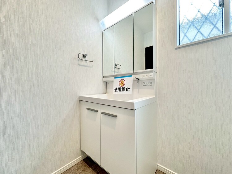 洗面 何かと物が増える場所だからこそ、スッキリと見映えの良い空間に。