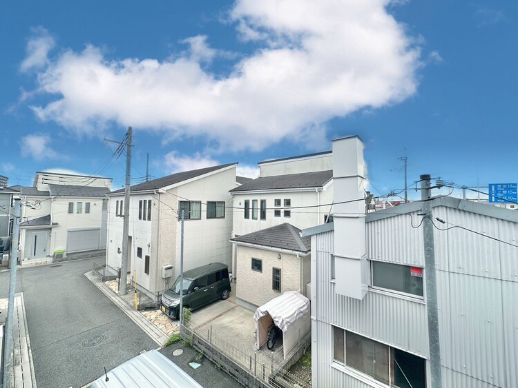 バルコニー 頬をなでる、優しい風を感じることが出来ます。