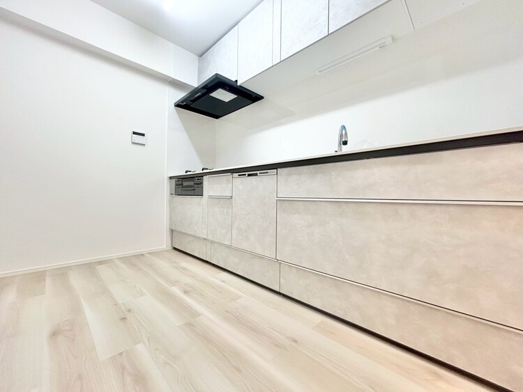 キッチン スマートな意匠と充実の機能を備えたキッチンが、暮らしにおいしい彩りを添えます。