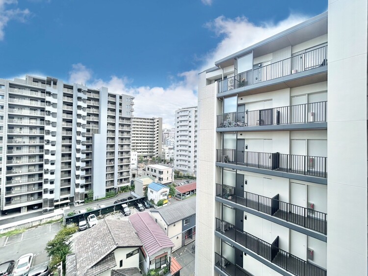 バルコニー 頬をなでる、優しい風を感じることが出来ます。