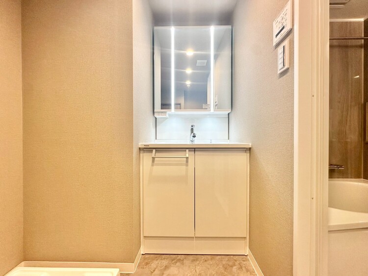 洗面 何かと物が増える場所だからこそ、スッキリと見映えの良い空間に。