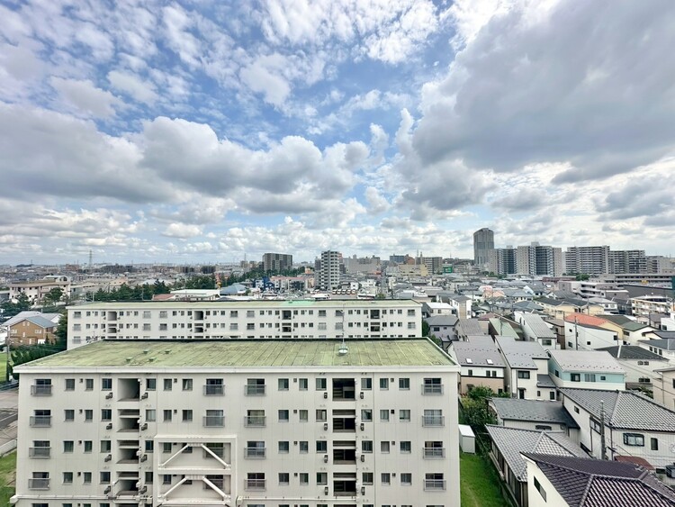 バルコニー 頬をなでる、優しい風を感じることが出来ます。