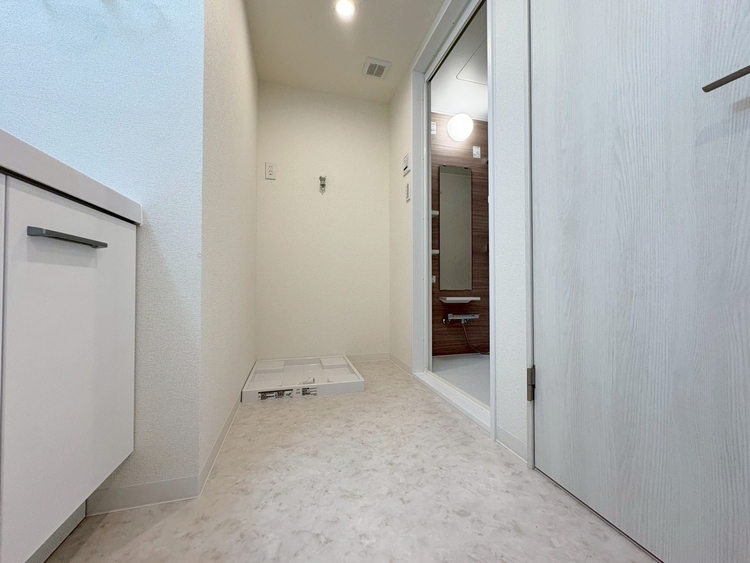 洗面 清潔感と心地よさを重視した、上質感漂うパウダールーム。