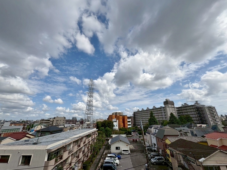 バルコニー 頬をなでる、優しい風を感じることが出来ます。