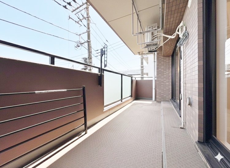 バルコニー 暮らしの中で、光と風を演出してくれるバルコニー。