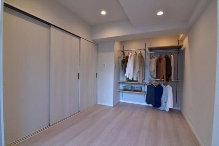 収納 空間を効率的に利用しオープン収納スペースを確保。一日の始まりと終わりを美しく演出します。 