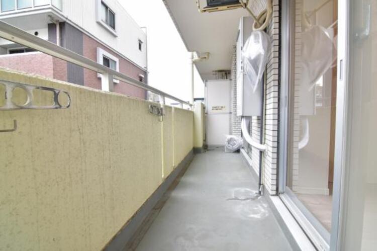 バルコニー 自分だけのプライベート空間。都会の喧騒を忘れてリラックスできる空間になるでしょう。 