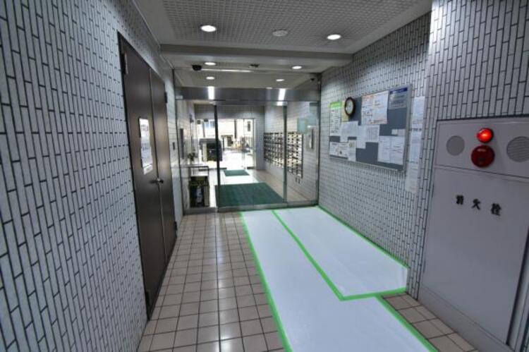 その他 スタイリッシュなのはもちろん、質感があり、機能的でもあるロビー。 