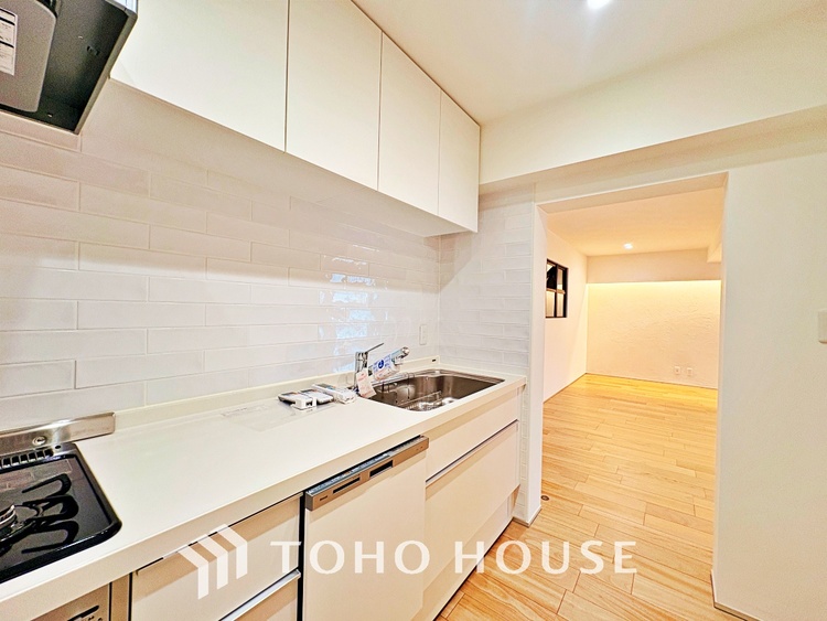 内装 お子様の面倒を見れる時間が増え時短になります。加えて手荒れも防げてしかも節水が高い為、大変人気があり重宝します。