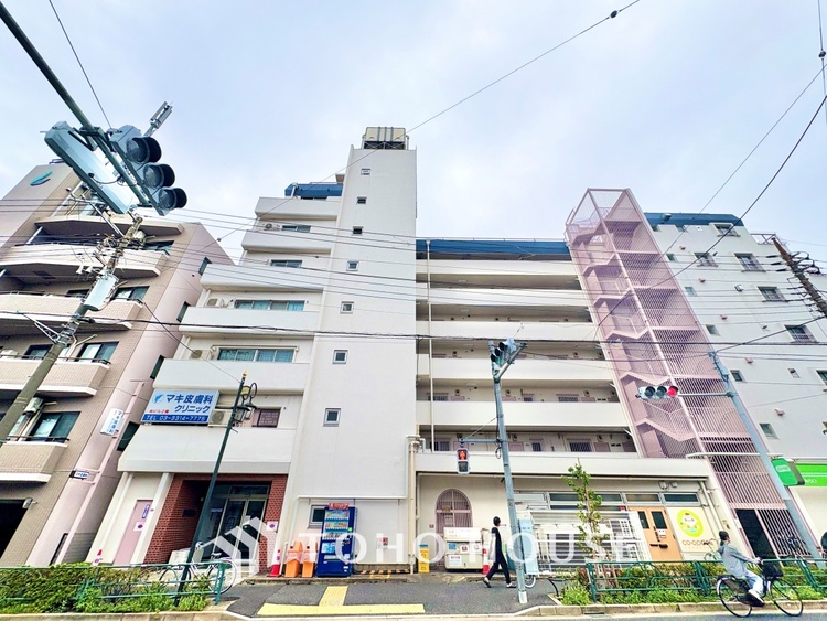 内装 【Green orchestra】◆緑の匂いに誘われて◆目を閉じれば深緑の香り。五感を研ぎ澄まし、日々の疲れを心から癒してくれる。深呼吸するほどに爽やかな薫りたち込める新緑にそと微笑む私達。