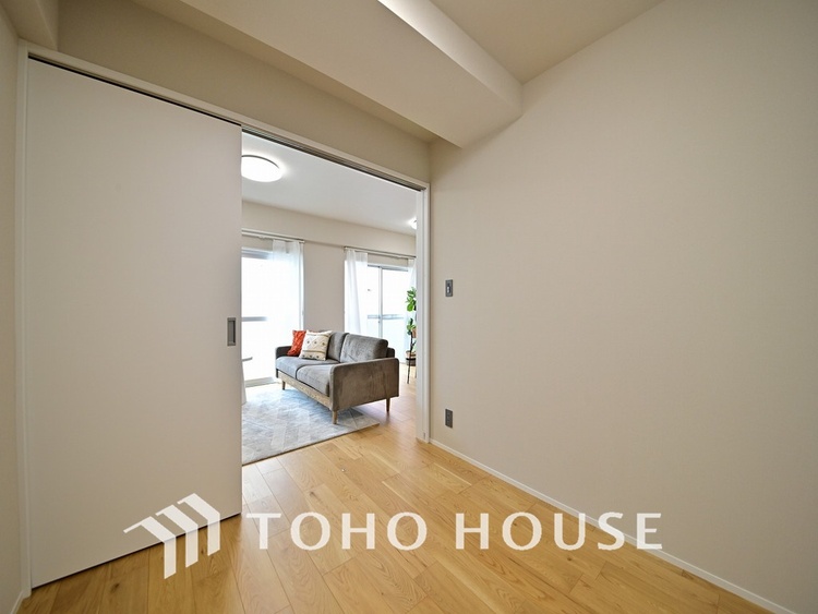 内装 シンプルですっきりとした室内は飽きのこない居心地の良い雰囲気です