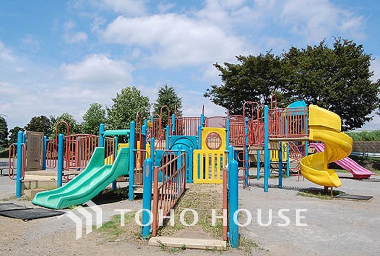 周辺 稲田公園　距離550ｍ