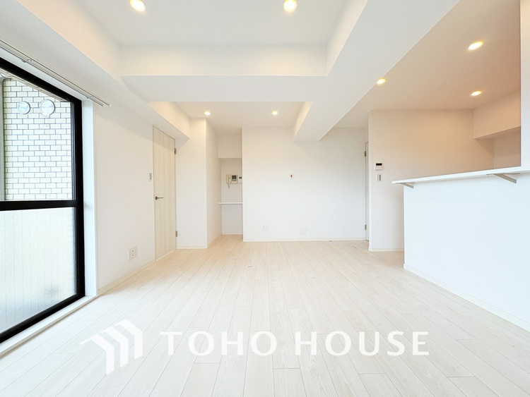 内装 シンプルですっきりとした室内は飽きのこない居心地の良い雰囲気です