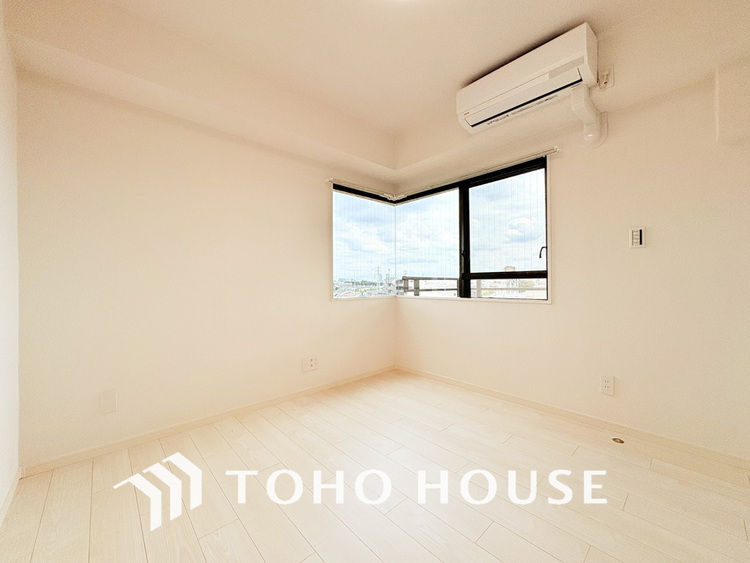 内装 採光もある洋室は、くつろぎのひと時を過ごすのにぴったり