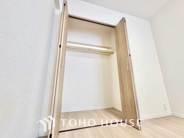 内装 【Private room】感性を育むプライベートルームはシンプルでスマートな空間。好みの空間で読書をしたり、音楽を聞いたりと一人の時間も充実したものにできます。