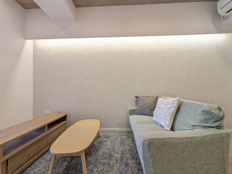 居間 落ち着いた雰囲気に包まれて、伸びやかな空間。