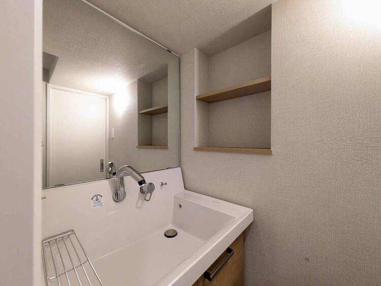 洗面 清潔感を感じられる洗面化粧台。