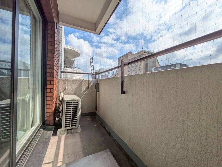 バルコニー 朝の澄んだ空気や、夕方に吹く清々しい風を感じられるバルコニー。