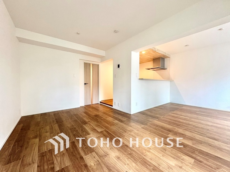 内装 【LIVING】◆眩い◆光が燦々と入り、家族の笑顔を照らす。「いつまでも続いて」と願う夢のような毎日がここにある。