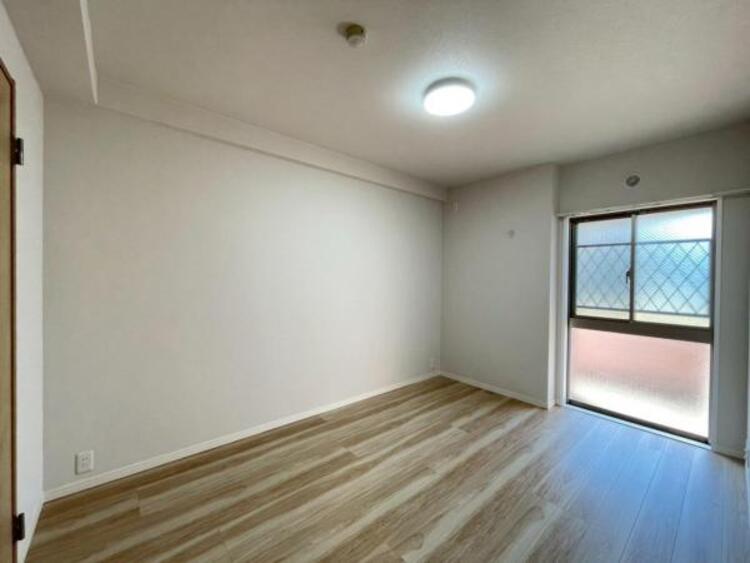 内装 柔らかな色合いに優しく包まれ、リラックスタイムを送れ6る6.3帖寝室