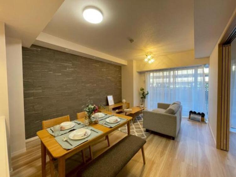 居間 南東向き専用庭に面した明るく開放感あふれるLDKです！