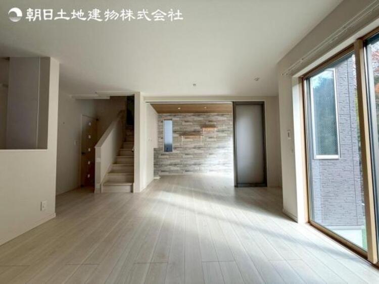 居間 すぐの見学や資料請求などお気軽にお問い合わせお待ちしております