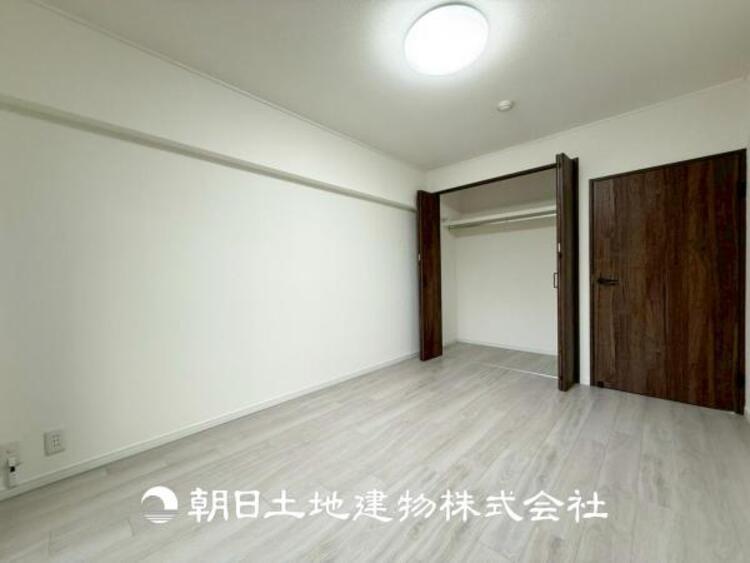 内装 【居室】設計者のセンスが求められる大切な空間だからこそ、落ち着いて過ごせる癒しと寛ぎの空間が欲しい。そんな願いを叶えました。