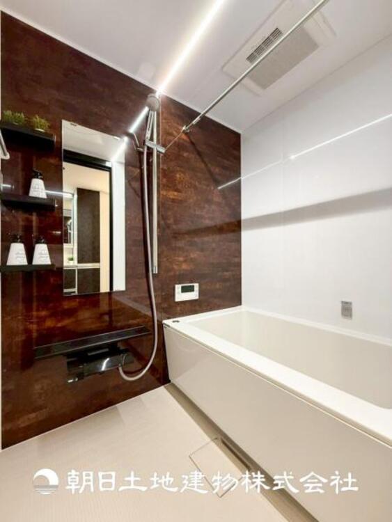 風呂 【浴室】浴室暖房乾燥機付きバスルーム。ゆったり寛げる空間です。